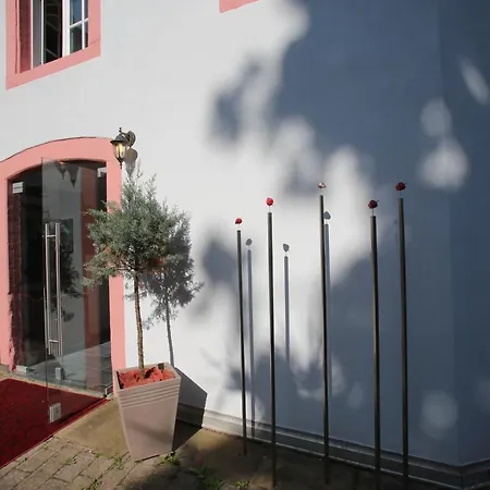 Отель Weisses Ross Designhotel