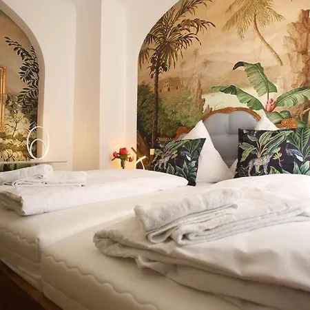 Отель Weisses Ross Designhotel Кирхгаймболанден