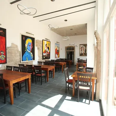 Weisses Ross Designhotel Отель