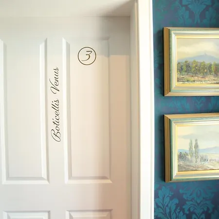 Weisses Ross Designhotel Отель