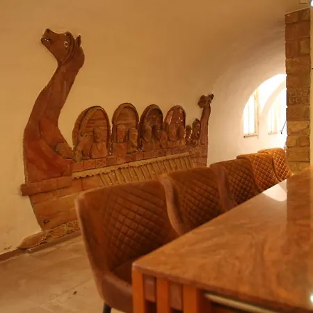 Отель Weisses Ross Designhotel *