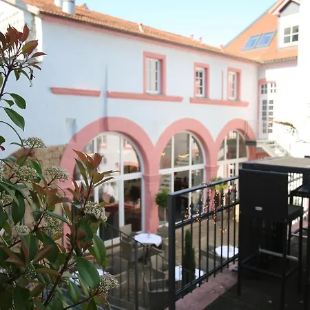 Weisses Ross Designhotel Отель Кирхгаймболанден