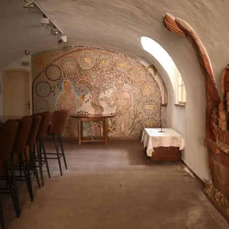 Weisses Ross Designhotel Отель *