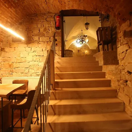 Weisses Ross Designhotel Отель