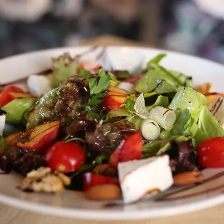 Weisses Ross Designhotel Отель *